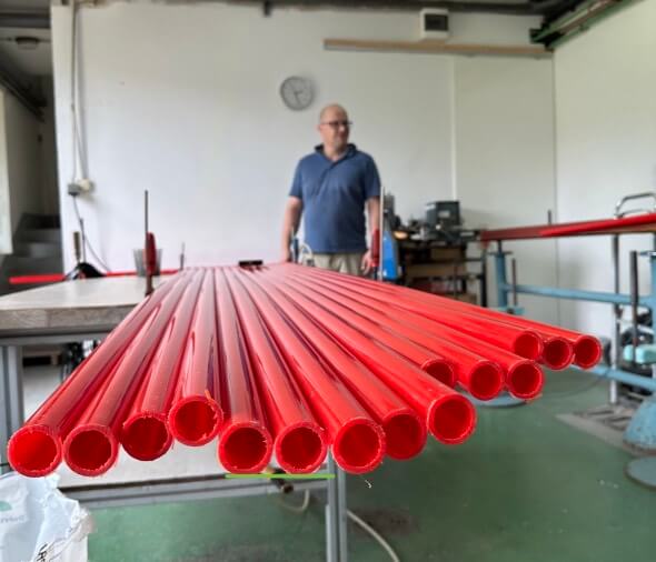 Izdelava polikarbonatnih cevi po naročilu. Production of PC tubes on demand